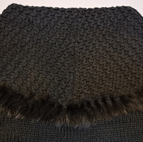 CARDIGAN w/RABBIT FUR TRIM | Love Token - Picture 3 of 4